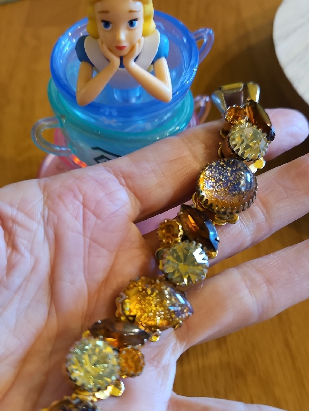 Vintage rhinestone and lava iridescent stones link gold tone bracelet Multicolor - Picture 6 of 8